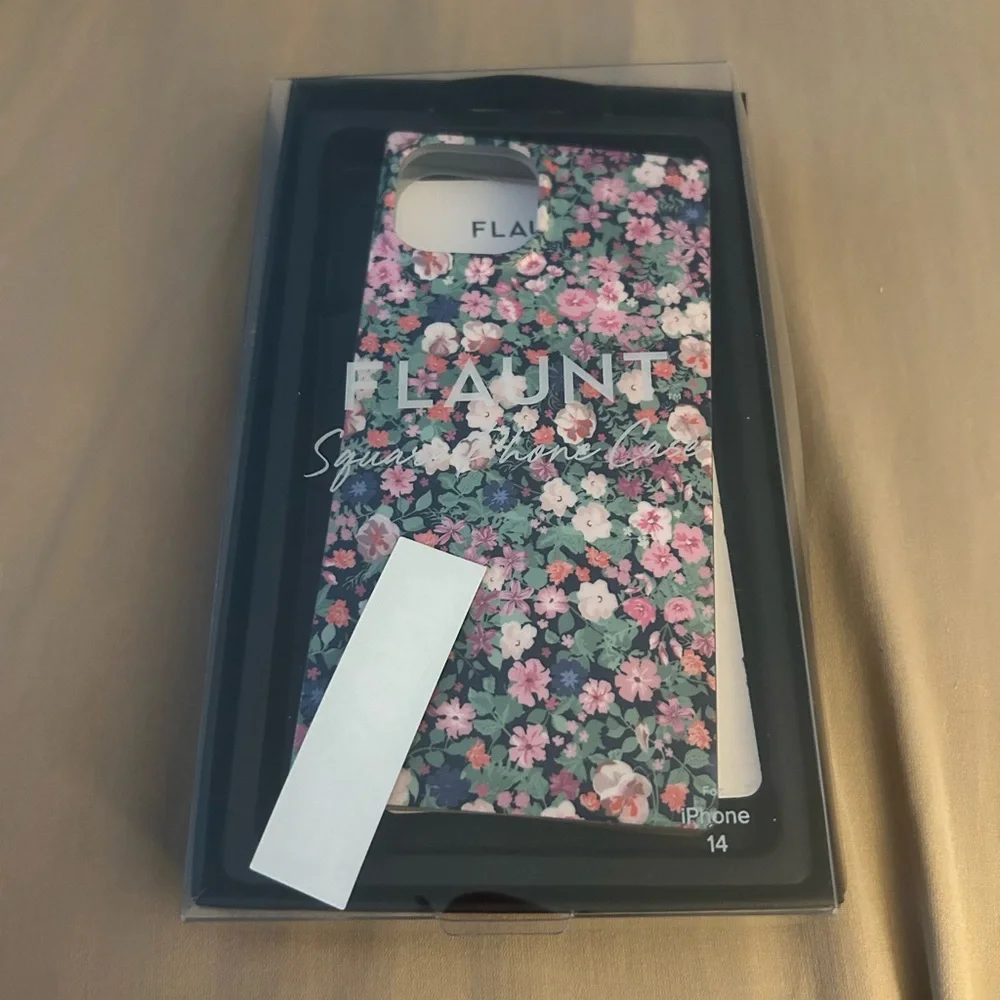 Flaunt Floral Square iPhone 14 Case